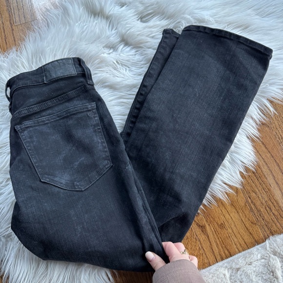 Madewell Curvy Kick Out Crop Jean in black Rinse Wash - Picture 10 of 14